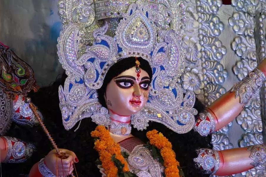 দেবী দুর্গার প্রথম পুজো করেছিলেন রাজা সুরথ! জানেন সেই আখ্যান?