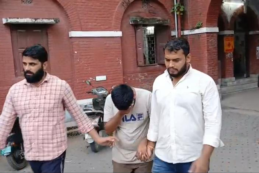 জাল আধার চক্রের হদিশ! আলিপুরদুয়ারে হানা দিল্লি STF-এর, গ্রেপ্তার ১
