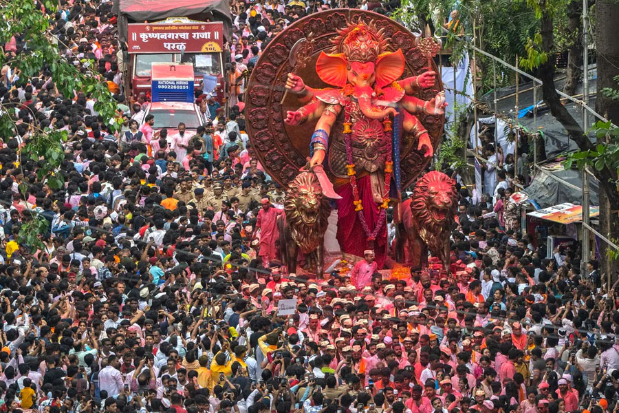 মুম্বইয়ে গণপতি বিসর্জনে ভয়াবহ দুর্ঘটনা, বিদ্যুৎপৃষ্ট হয়ে মৃত এক, আহত আরও ৫