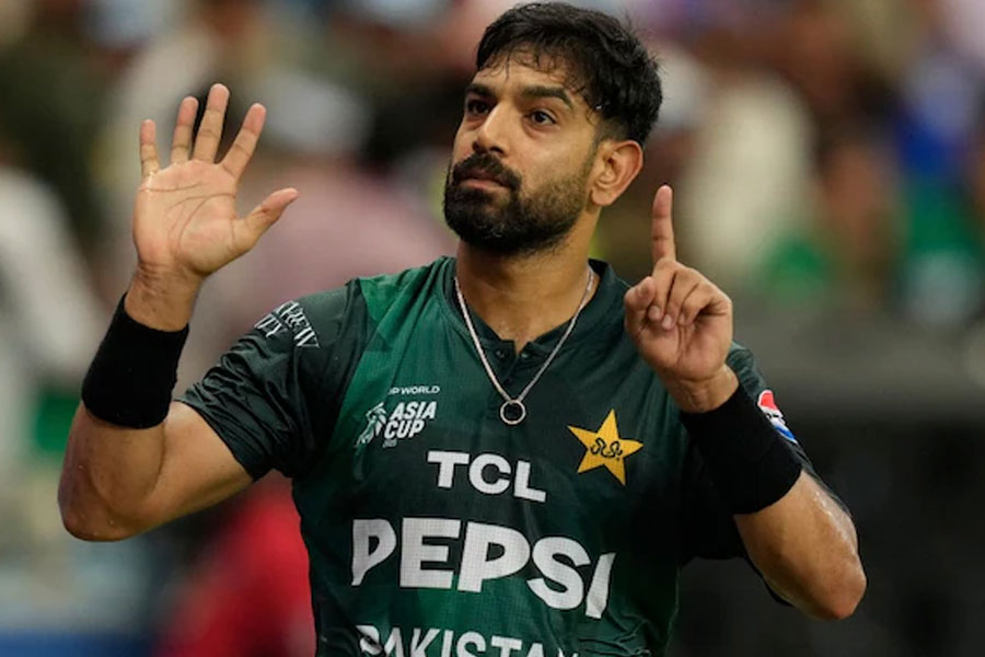 ‘ভারতবিদ্বেষী’ আচরণ করেননি! যুক্তি সত্ত্বেও রউফকে শাস্তি আইসিসি’র, ফাইনালে খেলতে পারবেন?