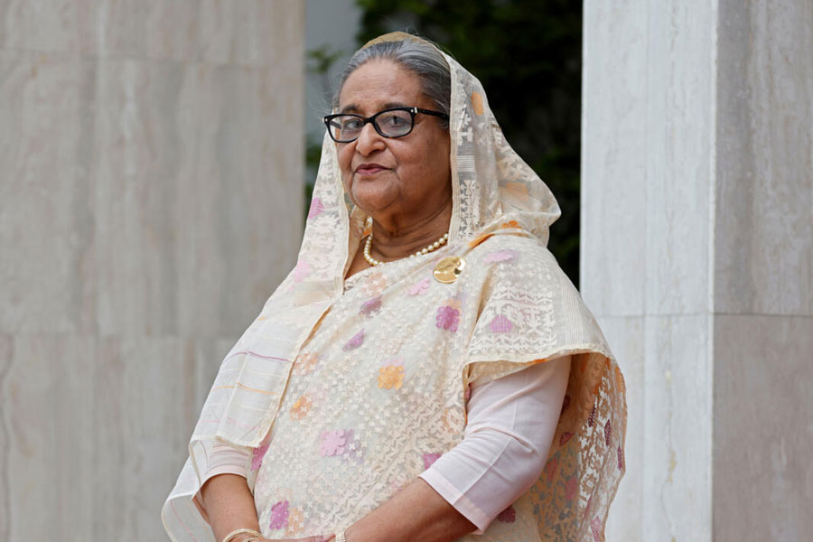 হাসিনার সঙ্গে যোগাযোগ বন্ধে বড় পদক্ষেপ, দুটি অ্যাপ নিষিদ্ধকরণের পথে ইউনুস সরকার