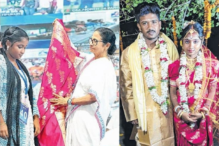 মমতার দেওয়া শাড়ি পরেই বিয়ে করলেন ‘রূপশ্রী’ মিতা