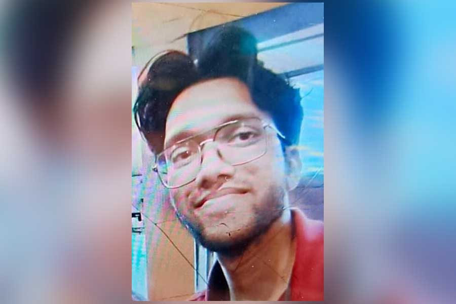 আর জি করের ছাত্রীর রহস্যমৃত্যুতে মালদহে আটক প্রেমিক, জট ছাড়াতে তৎপর পুলিশ 