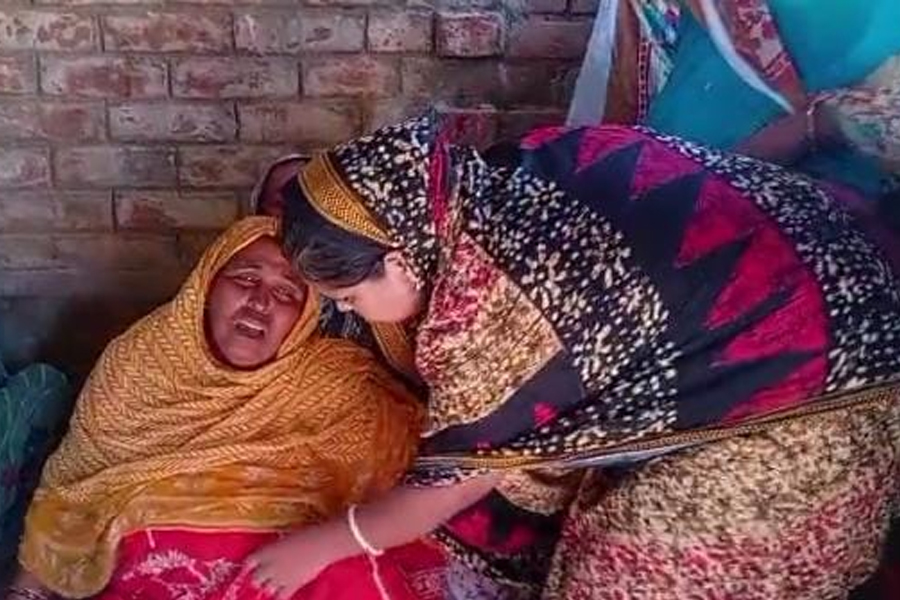 পুজোর আনন্দ বদলে গেল শোকে! বাংলা বলায় ভিনরাজ্যে ‘খুন’ মালদহের পরিযায়ী শ্রমিক