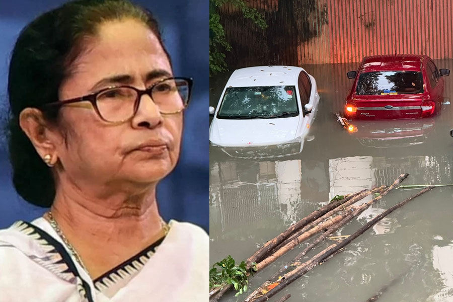কলকাতার রাস্তা যেন নদী! ‘২ দিন ওয়ার্ক ফ্রম হোম করান’, বেসরকারি সংস্থাকে আর্জি মমতার