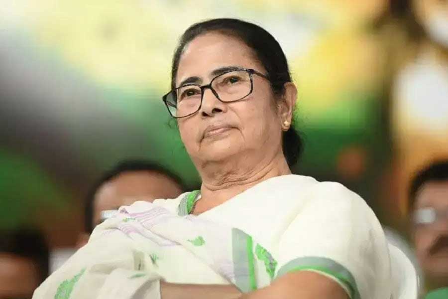 ‘১৪ বছরে রাজ্য স্বাস্থ্যক্ষেত্রে বিপ্লব’, স্বাস্থ্যভবনে ১১০টি মোবাইল মেডিক্যাল ইউনিট উদ্বোধন মমতার