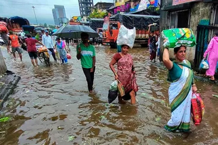 প্রবল বর্ষণে ভাসছে মহারাষ্ট্রের একাধিক জেলা, দুর্যোগে ২৪ ঘণ্টায় মৃত ১০