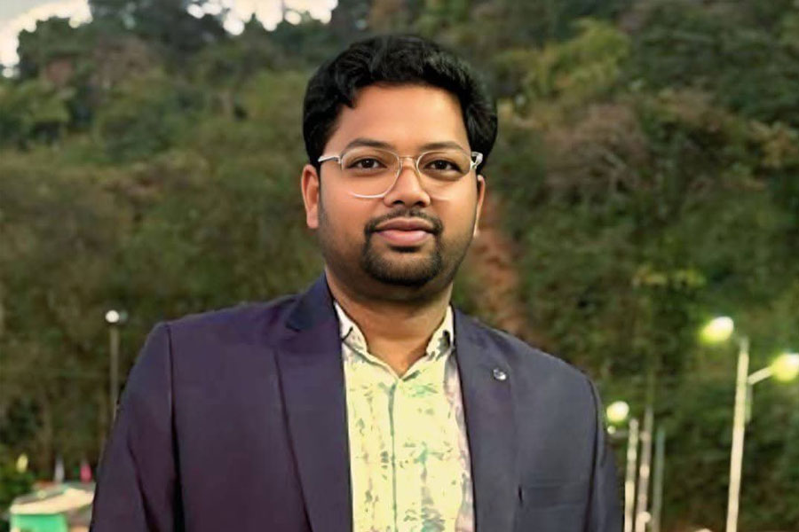 মহিলা কর্মাধ্যক্ষের সঙ্গে ‘দুর্ব্যবহার’-সহ একাধিক অভিযোগ, গ্রেপ্তার সাগরদিঘি পঞ্চায়েত সমিতির সভাপতি