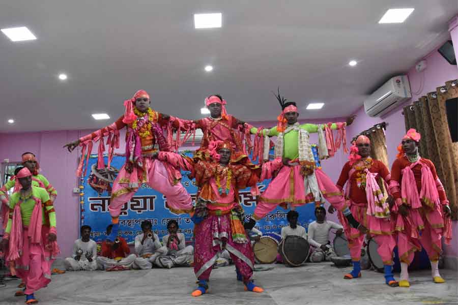 পুজোয় নাটুয়ায় চমক! পালা জুড়ে শারদীয়ায় দেদার বরাত