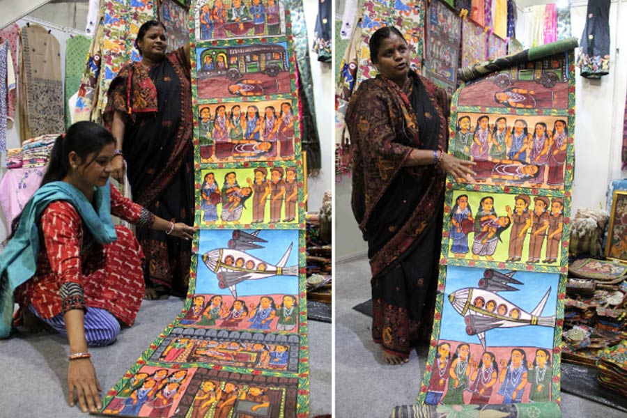 বাংলার পটকথনে দিল্লির নির্ভয়াকাণ্ড, কলকাতার ‘পুজোর মেলা’য় পিংলার পটুয়ারা