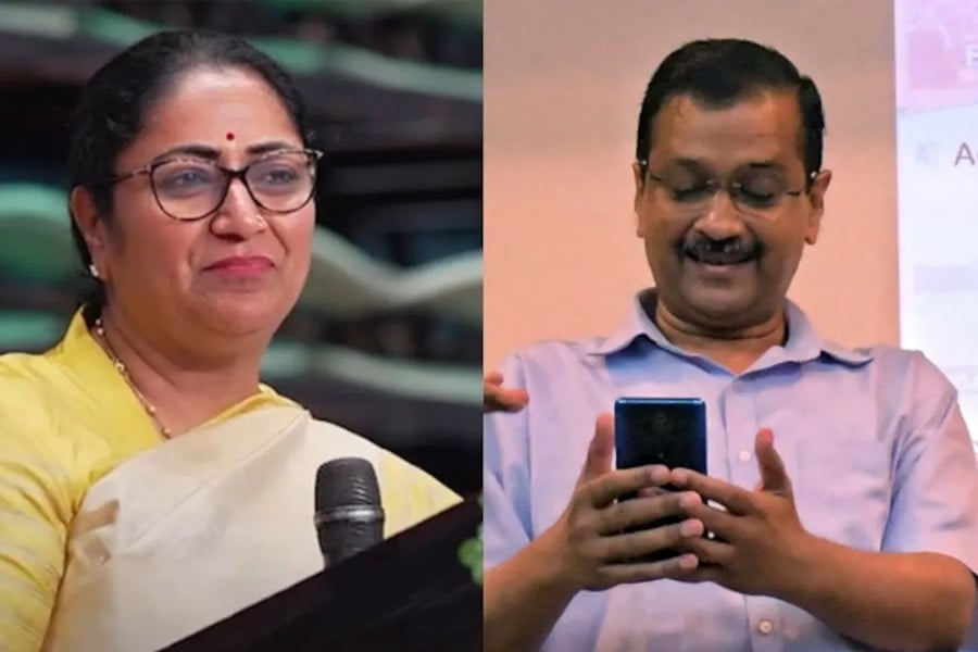 ‘সারাদিন রিলস বানাতে ব্যস্ত’, রেখা গুপ্তকে বেনজির তোপ কেজরির, পালটা আপ সুপ্রিমোকে বিঁধল বিজেপি