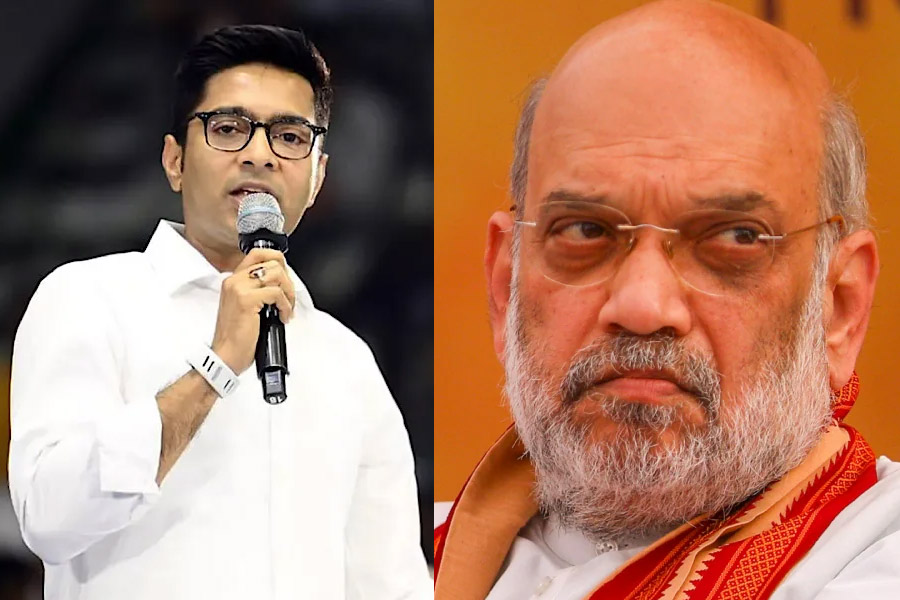 আজ বঙ্গে পুজো উদ্বোধনে শাহ, মূর্তি ভাঙার স্মৃতি উসকে অভিষেক যাচ্ছেন বিদ্যাসাগর কলেজে