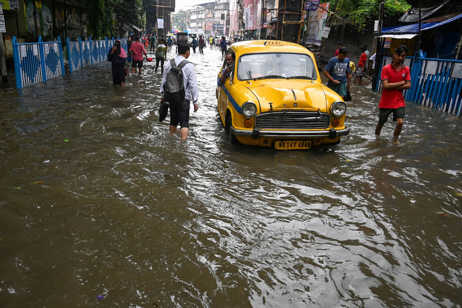 প্রকৃতির ক্রোধবারি, মানুষের পরাভব!