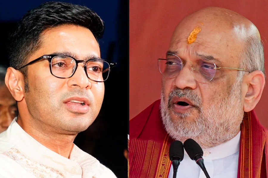 ‘ক্ষমা চাওয়া উচিত’, ‘বহিরাগত’ শাহকে তোপ অভিষেকের