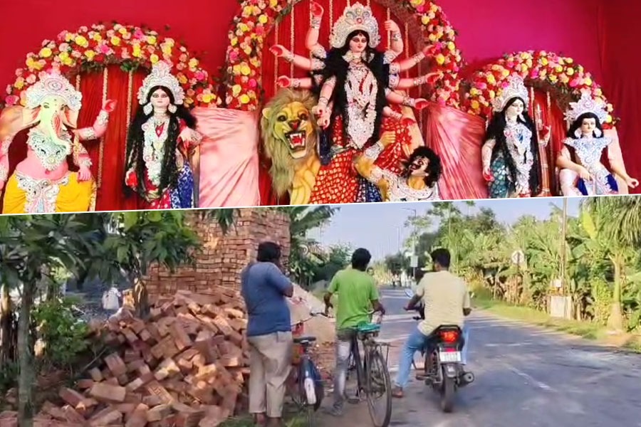 প্রতিমা আনতে গিয়ে দুর্ঘটনায় ৩ জনের মর্মান্তিক মৃ*ত্যু!