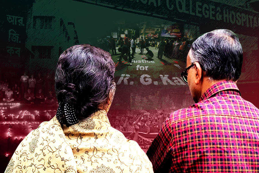 ওঁদের কথার সারবত্তা নেই! আর জি করের চিকিৎসকের বাবা-মাকে তুলোধনা অভয়া মঞ্চেরই
