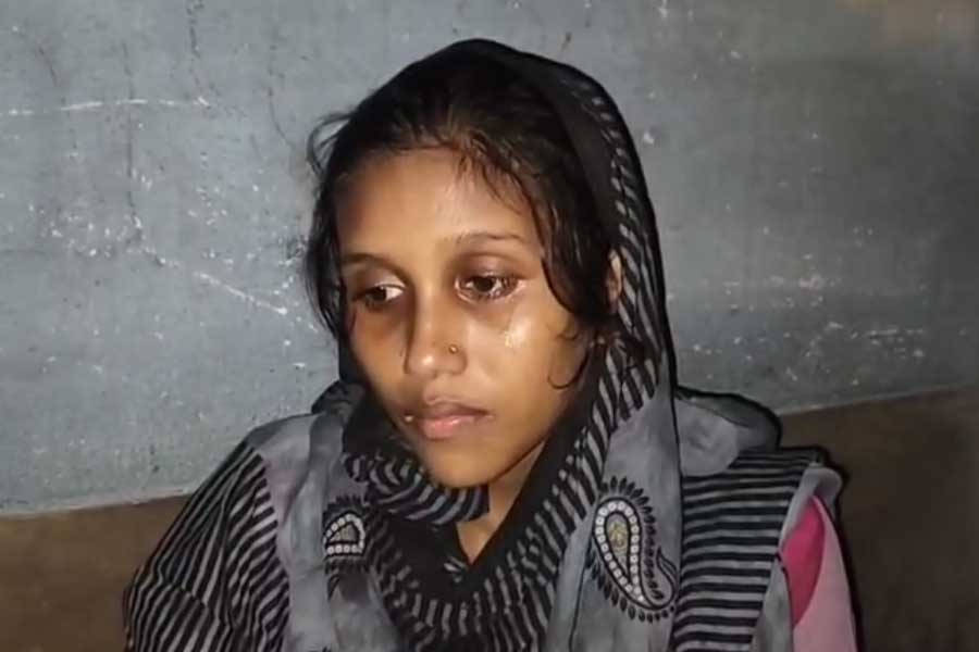 দুই সন্তান-সহ অন্তঃসত্ত্বা বউমাকে সীমান্তে ফেলে পালাল শ্বশুর! গ্রেপ্তার বাংলাদেশি মহিলা