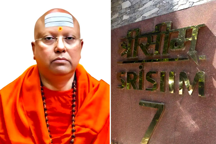পুলিশ হেফাজতে চৈতন্যানন্দ, নিজেকে রাষ্ট্রসংঘের প্রতিনিধি বলে দাবি করতেন ‘বাবা’?