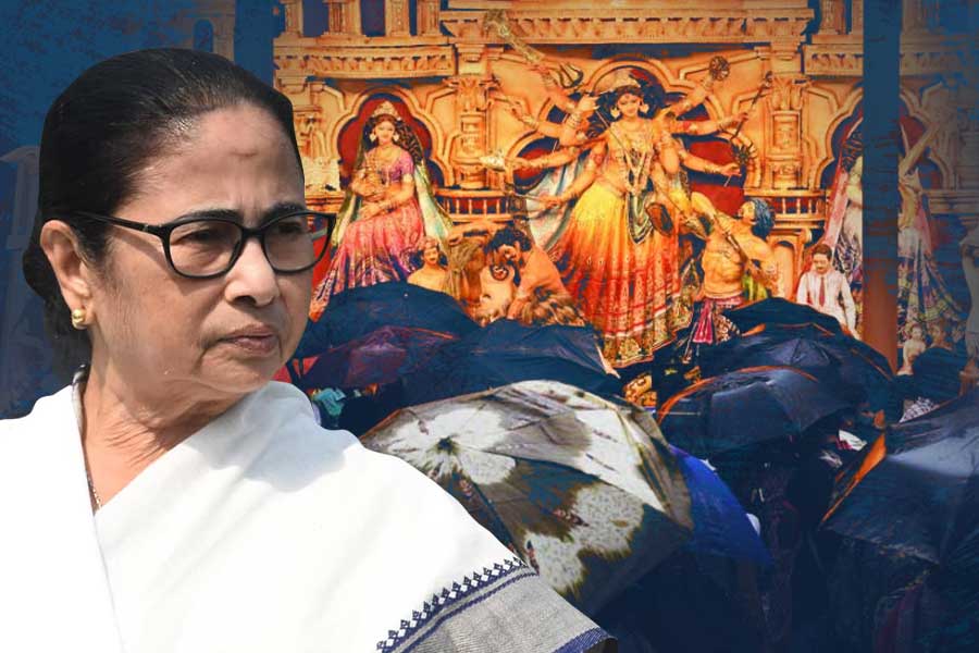 পুজোয় বৃষ্টির আশঙ্কা, দুর্যোগ মোকাবিলায় প্রস্তুত রাজ্য, নজরদারিতে খোদ মুখ্যমন্ত্রী