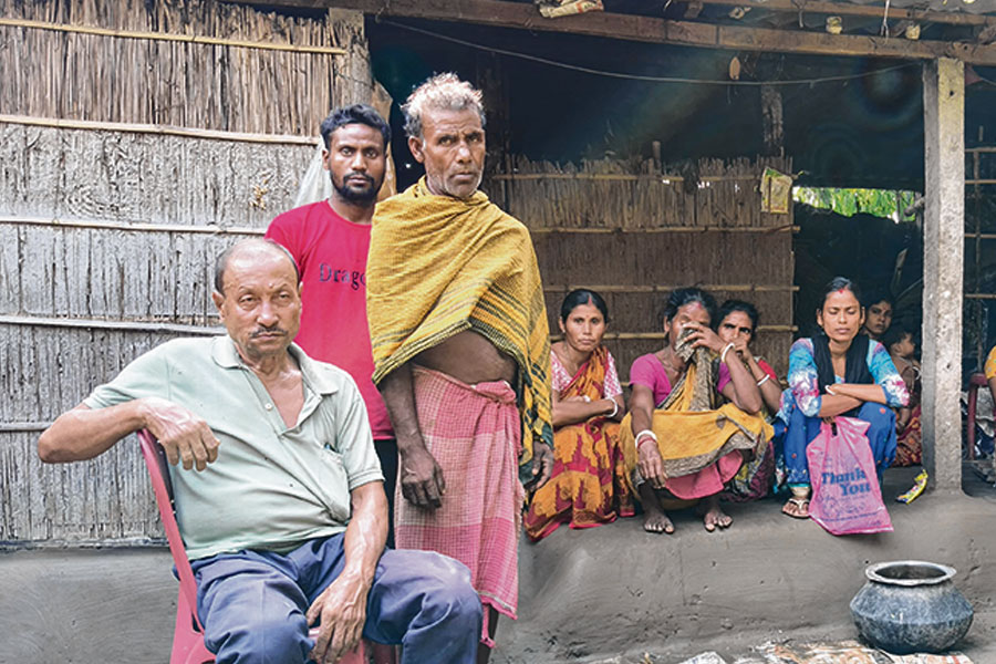 নেপালে কাজে গিয়ে আটকে তুফানগঞ্জের ২৫ শ্রমিক, উদ্বেগ পরিবারের সদস্যদের