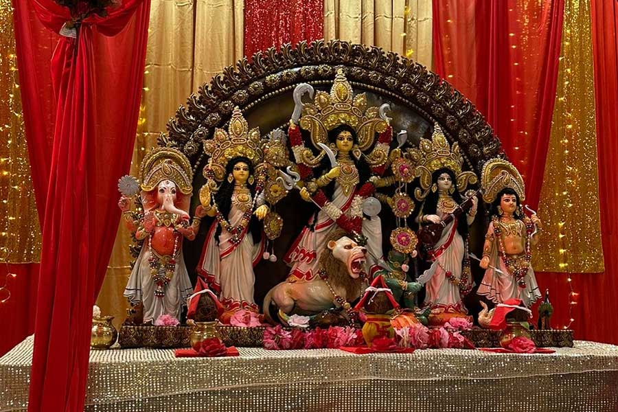 শীতেও শরতের ছোঁয়া! উমা আগমনে বাঙালি-অবাঙালির মিলনক্ষেত্র ক্রাইস্টচার্চ