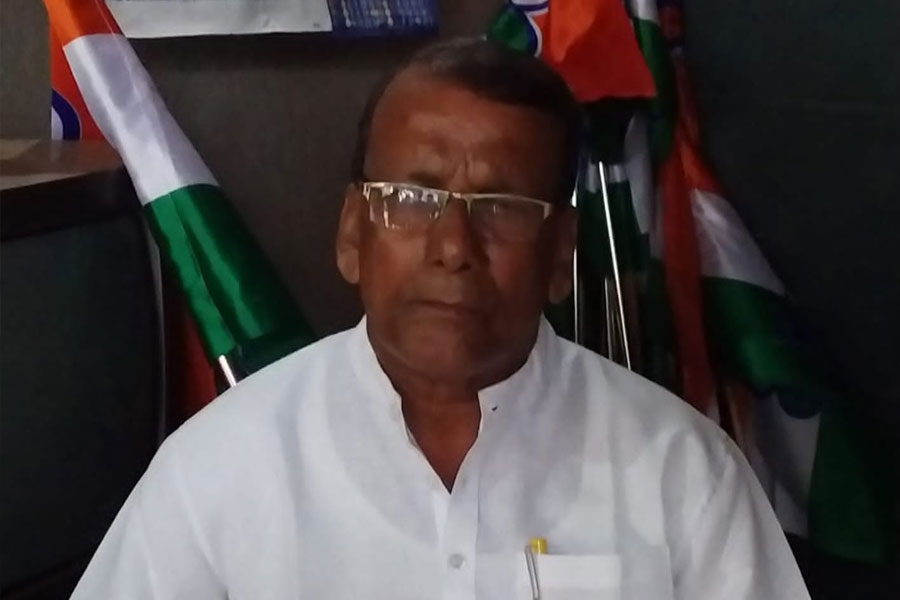 দুর্গাপুরে তৃণমূল নেতার রহস্যমৃত্যু, বাগানবাড়িতে মিলল ঝুলন্ত দেহ