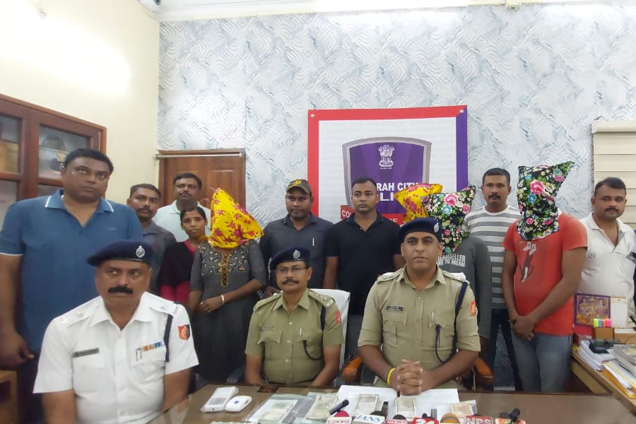 পরিচারিকার কাজ নিয়ে বাড়িতে রেইকি! হাওড়ায় ব্যবসায়ীর বাড়িতে চুরির কিনারা পুলিশের, ধৃত ৪