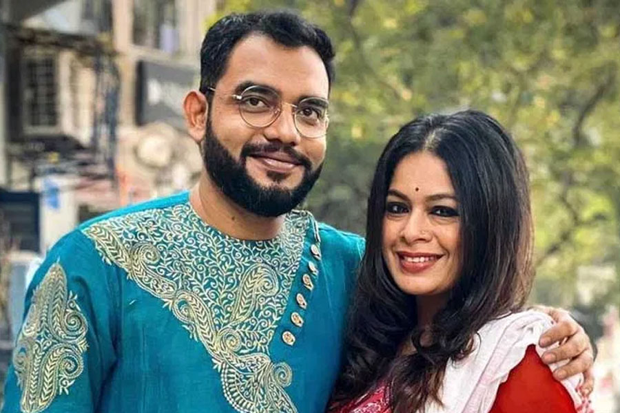 ‘সুরে সুরে কাটুক জীবন’, স্ত্রী ইমনের জন্মদিনে আদুরে শুভেচ্ছা নীলাঞ্জনের
