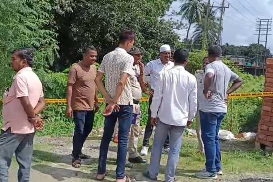 রাজ্যে ফের ‘স্টোনম্যান’ কায়দায় খুন! কল্যাণী এক্সপ্রেসওয়ের পাশের খালে যুবকের ক্ষতবিক্ষত দেহ