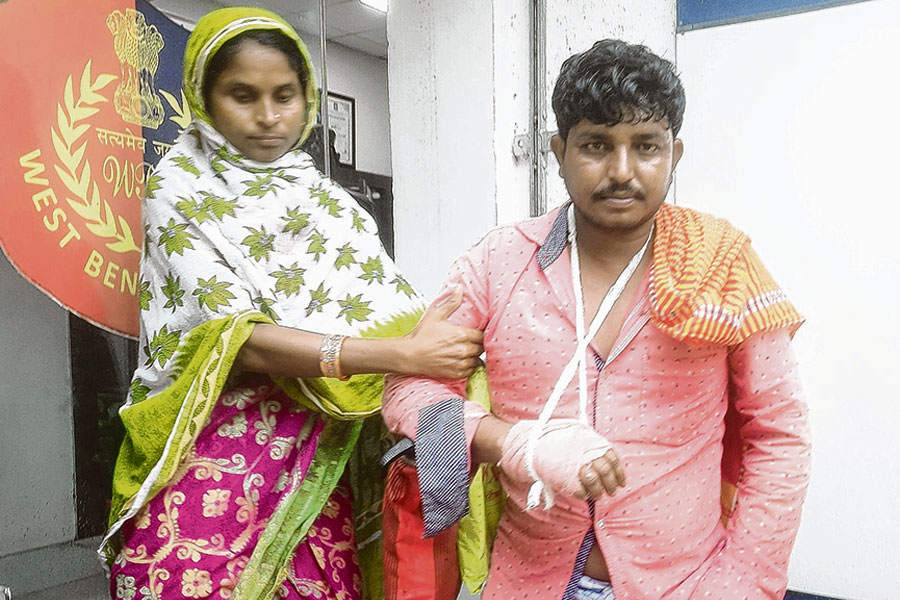 বাংলাদেশি দাগিয়ে বেধড়ক মারের অভিযোগ, কাড়া হল টাকা! ওড়িশায় আক্রান্ত বাংলার শ্রমিক