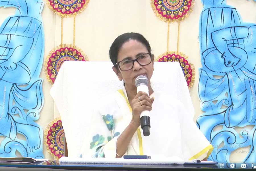 ‘ভবানীপুরকে বহিরাগত দিয়ে ভরিয়ে দেওয়া হচ্ছে’, অভিযোগ তুলে SIR নিয়ে সতর্ক করলেন মমতা