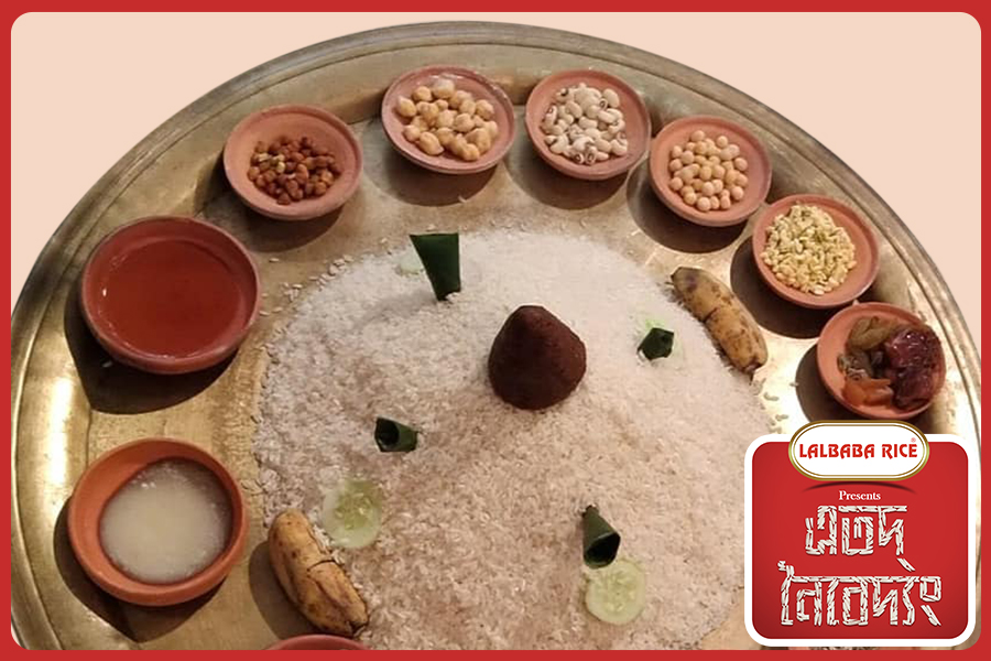 ‘নৈবেদ্যং গৃহ্যতাং দেবি’, আমান্ন নৈবেদ্য ছাড়া পুজো কি সম্পূর্ণ হয়?