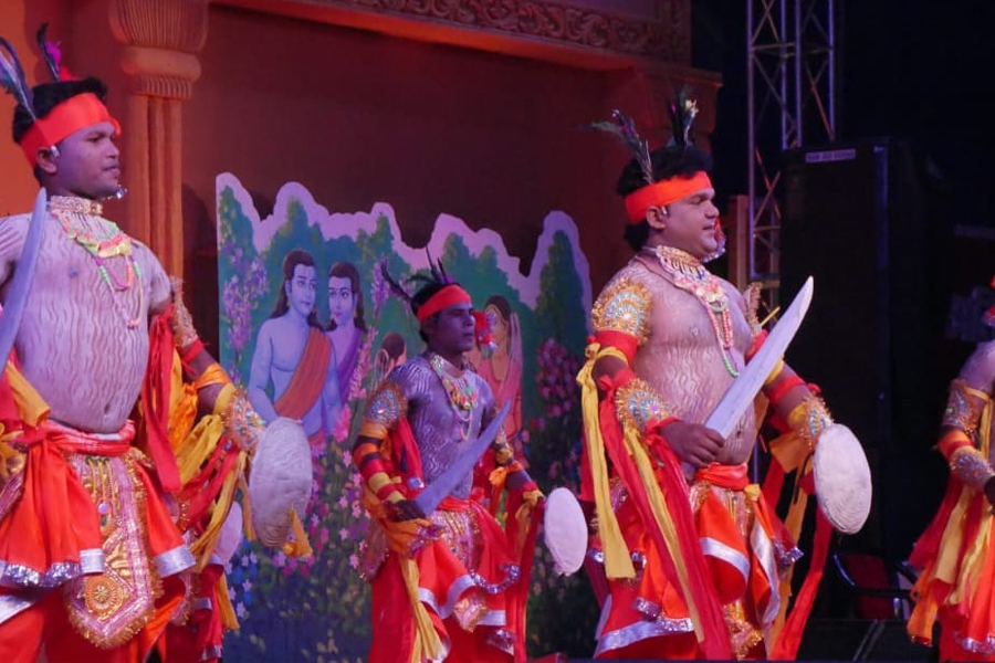 ‘এক ভারত, শ্রেষ্ঠ ভারতে’র বার্তা তুলে ধরতে জাপান যাত্রা পুরুলিয়ার নাটুয়া শিল্পীদের