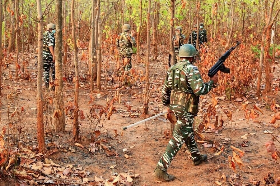 মহারাষ্ট্রে গুলির লড়াই, গড়চিরোলিতে নিকেশ ২ নকশাল নেত্রী