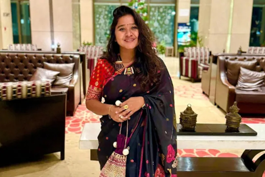 ঘর নয়, যেন রত্নভাণ্ডার! অসমে সরকারি আধিকারিকের বাড়ি থেকে উদ্ধার কোটি টাকা, গয়না
