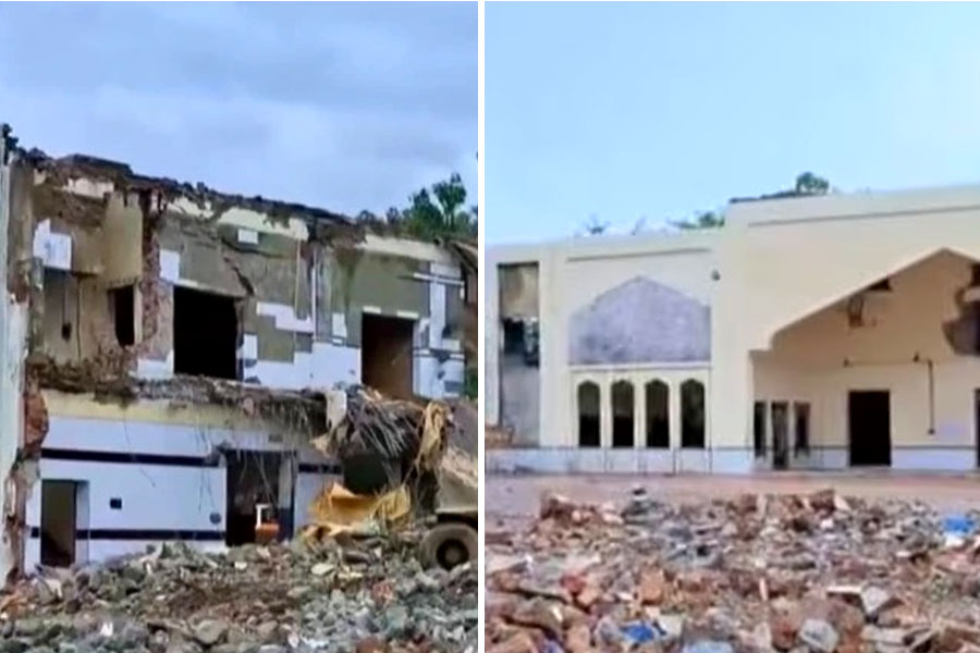 ‘সন্ত্রাসের’ পাকিস্তান, সিঁদুরে গুঁড়িয়ে যাওয়া লস্করের সদর দপ্তরের পুনর্নির্মাণে খরচ বন্যার ত্রাণের টাকা!