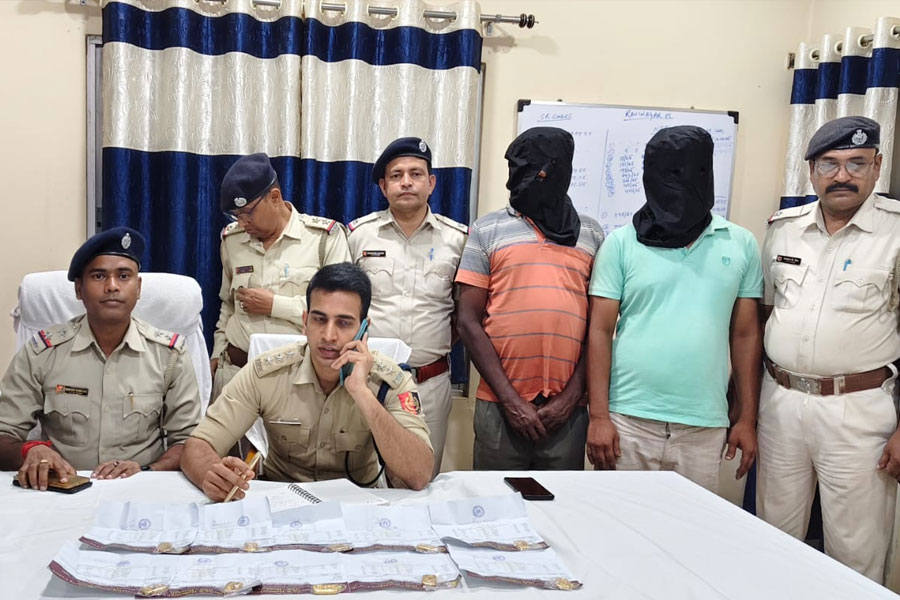 কোটি টাকার সোনা উদ্ধার মুর্শিদাবাদে, গ্রেপ্তার ২ পাচারকারী