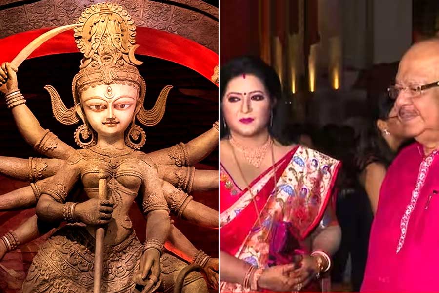 বৈশাখীকে সঙ্গে নিয়ে প্যান্ডেল হপিং শোভনের, ঘুরে দেখলেন সুরুচির মণ্ডপ