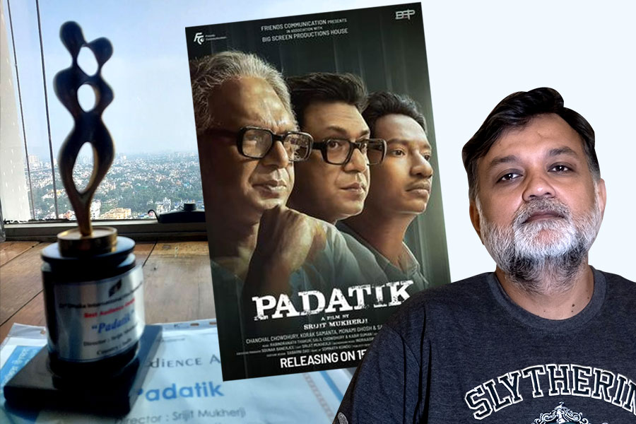 বাংলাদেশে সম্মানিত সৃজিতের ‘পদাতিক’, পেল সেরা ছবির পুরস্কার