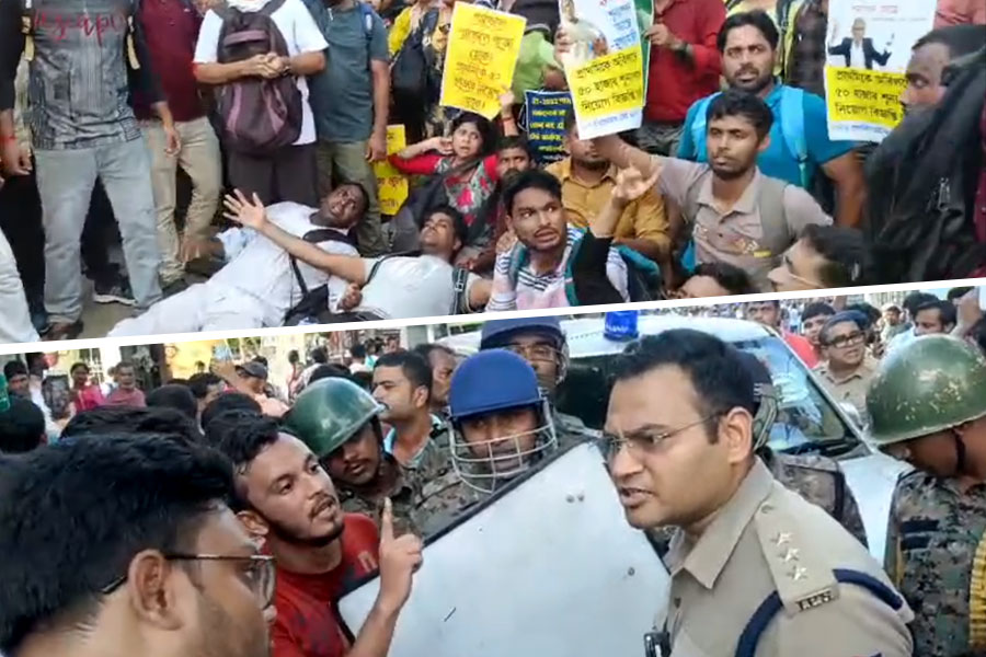টেট উত্তীর্ণদের প্রতিবাদ, ধুন্ধুমার বারাসতে!