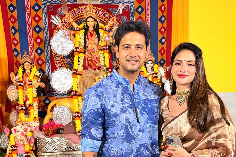 দ্বন্দ্ব অতীত, বিচ্ছেদ জল্পনার গুঞ্জনে জল ঢেলে শারদীয়ায় আরও কাছাকাছি ‘যশরত’