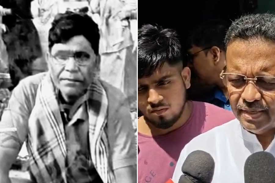 জমা জলে বিদ্যুৎস্পৃষ্ট হয়ে মৃ*ত্যু একাধিকের! শোকস্তব্ধদের পাশে মমতার ‘দূত’