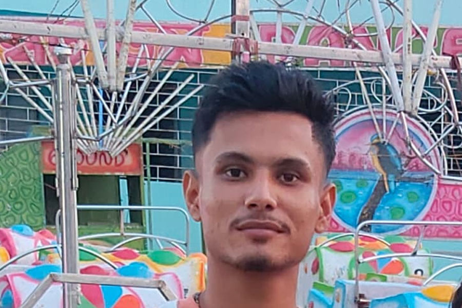 চাকরি না পেলে ছেড়ে যাবে প্রেমিকা! মানসিক চাপে চরম সিদ্ধান্ত বাগদার যুবকের