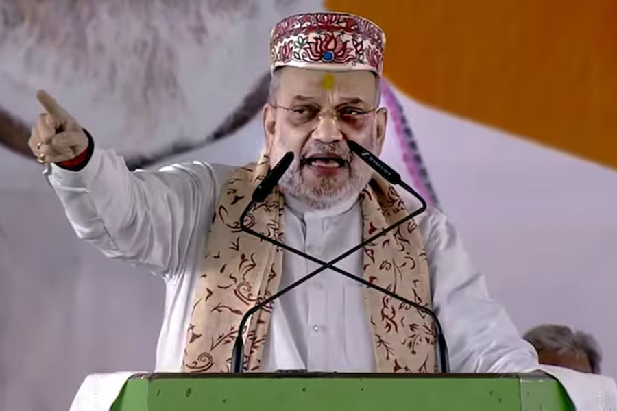 ‘আপনাদের সন্তানদের জন্য মুখ্যমন্ত্রী-প্রধানমন্ত্রীর পদ ফাঁকা নেই’, লালু-সোনিয়াকে তোপ শাহর