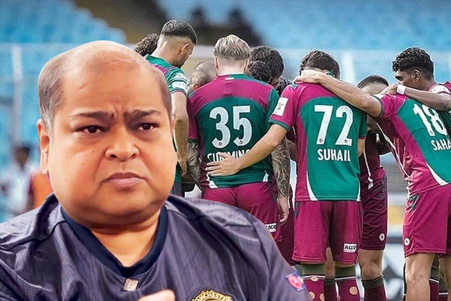 ‘ইরানের রাস্তায় তো লোকে গোলাপ নিয়ে ঘুরে বেড়াচ্ছে না’, মোহন সমর্থকদের পাশে থাকার আর্জি সচিবের