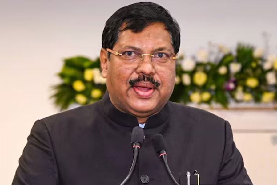 আমাদের মুখেই জুতো এসে পড়ল