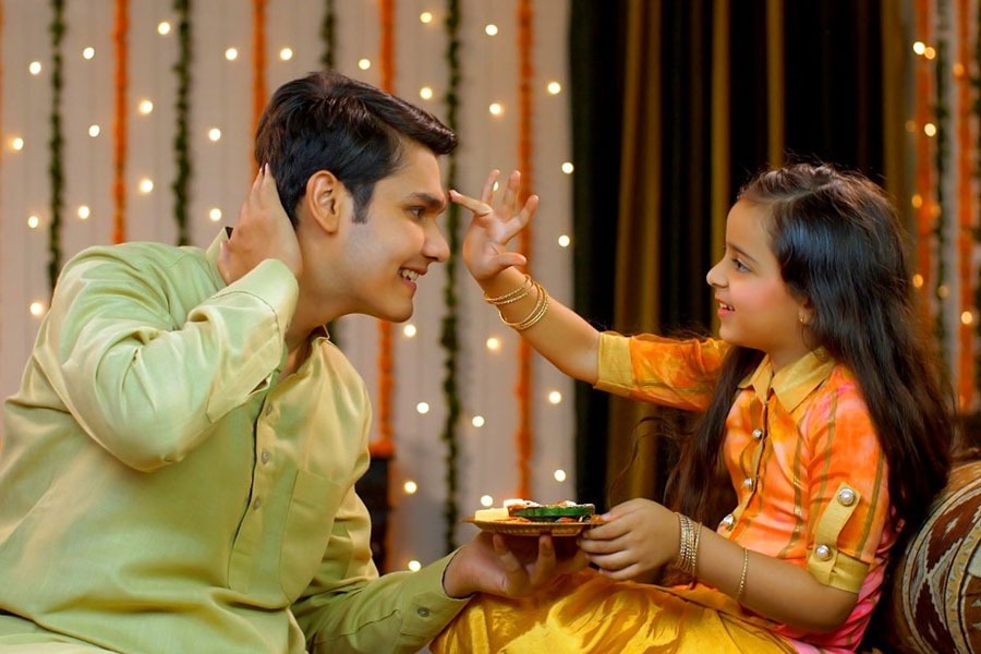 যমের দুয়ারে কাঁটা ফেলতে বোনেরা প্রস্তুত? কবে ভাইফোঁটা? জানুন তিথি ও ক্ষণ
