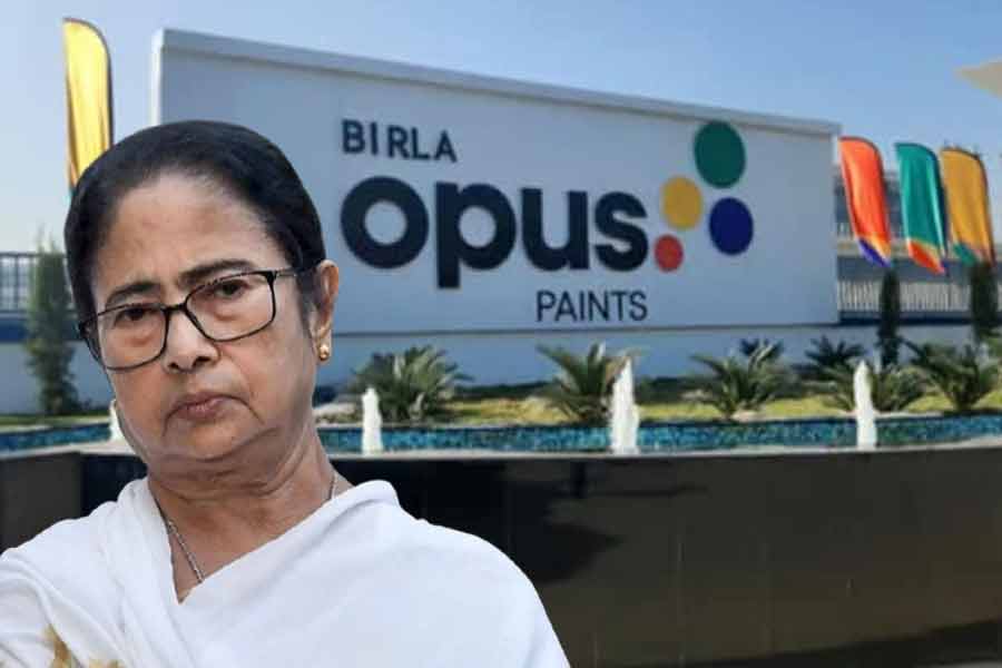 স্থগিত পিংলায় বিড়লা ওপাসের কারখানা উদ্বোধন, নেপথ্যে ‘হাইলোডেড ভাইরাস’, ষড়যন্ত্রের গন্ধ পাচ্ছেন মমতা