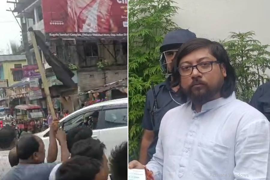 দিনহাটায় বাড়ির অদূরেই আক্রান্ত নিশীথ প্রামাণিক! কালো পতাকা নিয়ে জনতার বিক্ষোভ