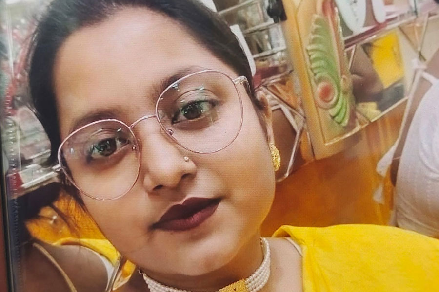 ‘টার্গেট’ পূরণে অমানুষিক চাপ! বিয়ের ৪ মাস আগেই গঙ্গায় ঝাঁপ চন্দননগরের তরুণীর